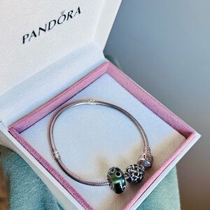 Pandora 925 ALE Silver charm 7.5” Bracelet with Green glass and Silver Charms